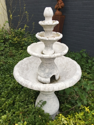 Schöner Vollstein-Gartenbrunnen, 4 Schalen